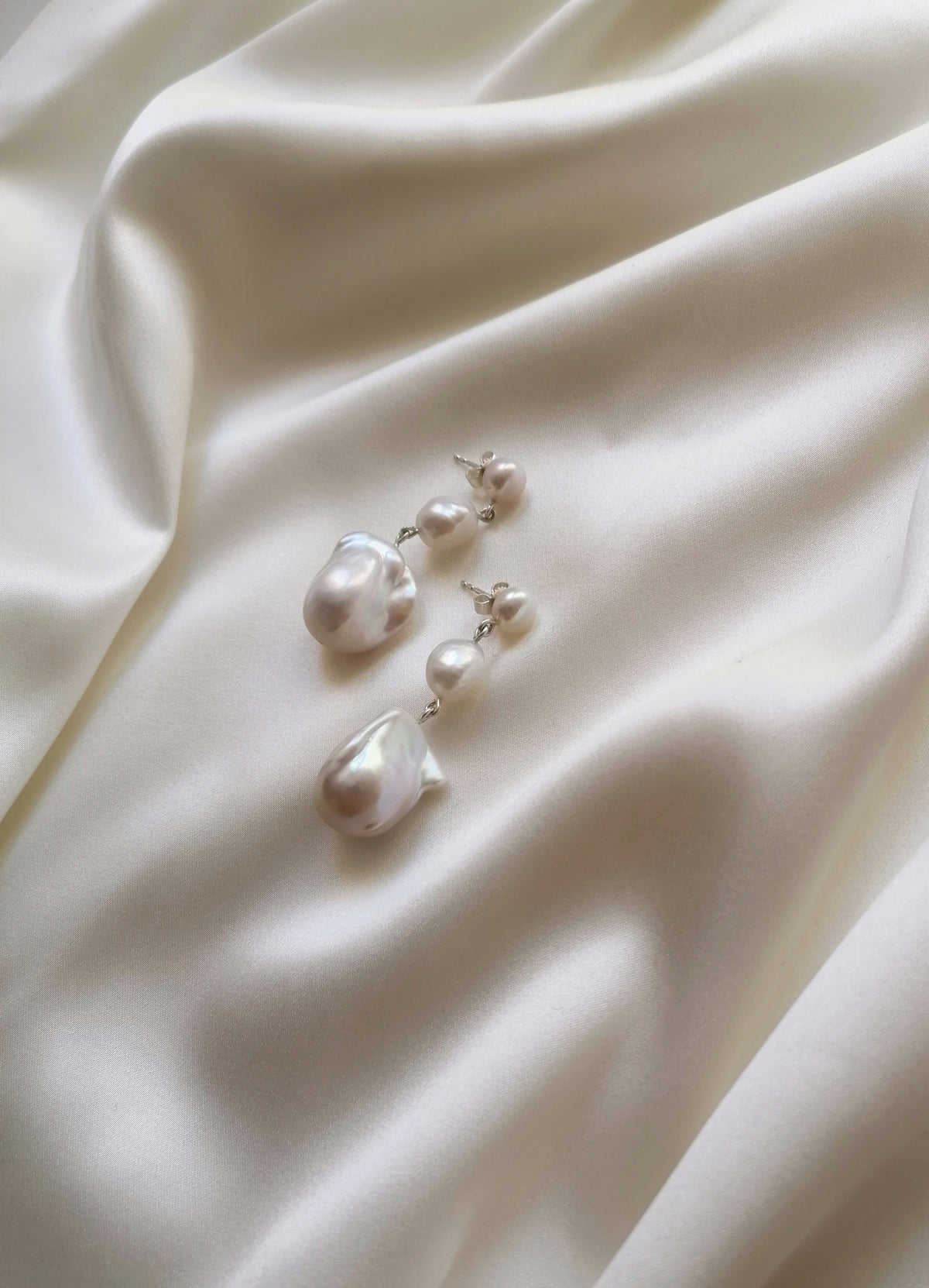 Aka Blanc Earrings