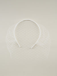 Bandeau violet avec voile