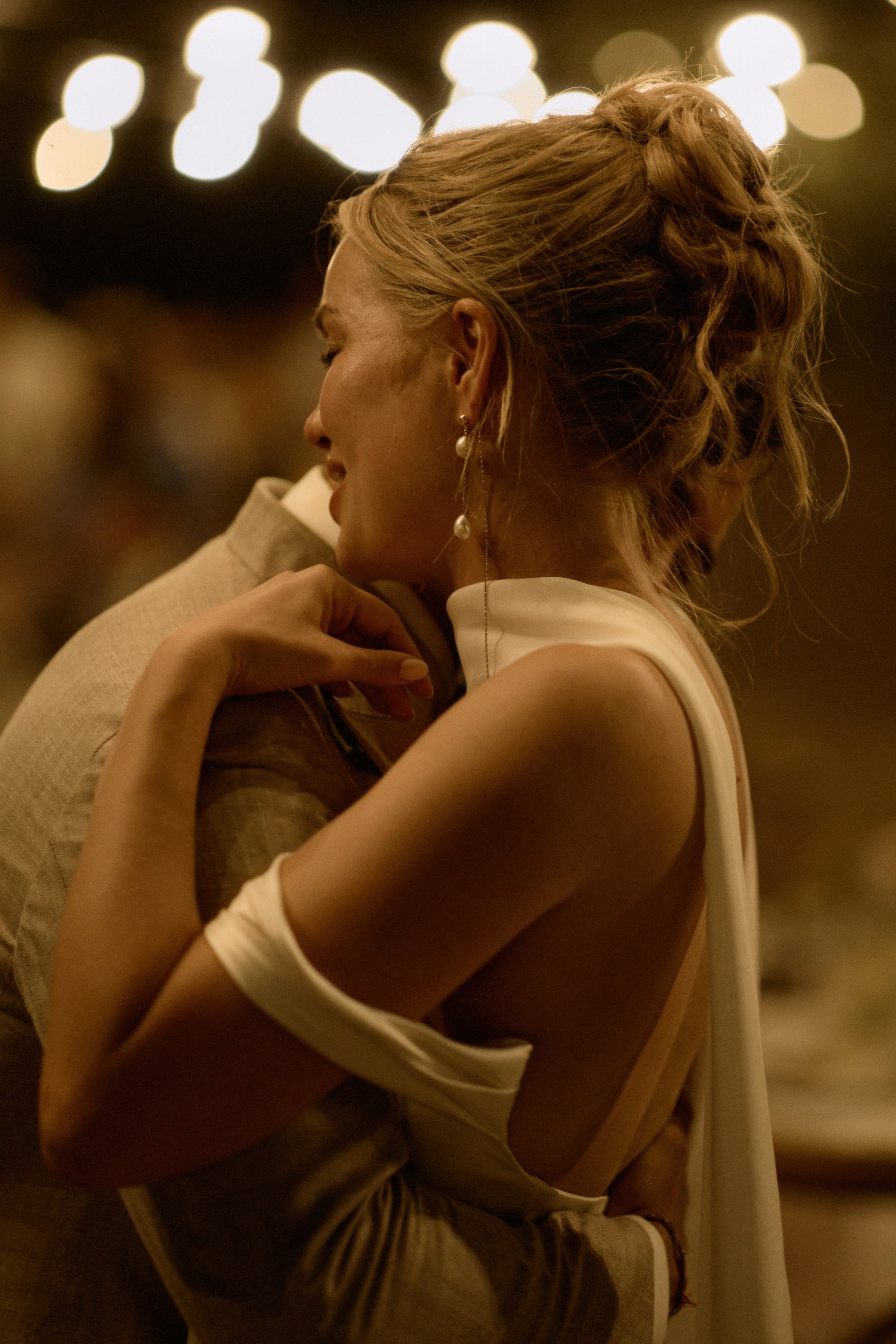 Under the Sierra Nevada Sun: Nathalie & Nill’s Wedding with Modern Bridal Jewelry
