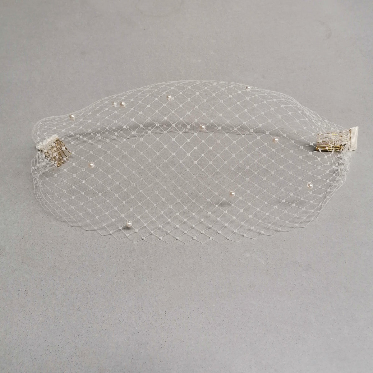Peigne à cheveux en perles Viola avec voile