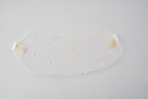 Pearl hair comb with veil