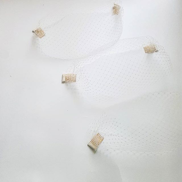 Viola Veil Combs